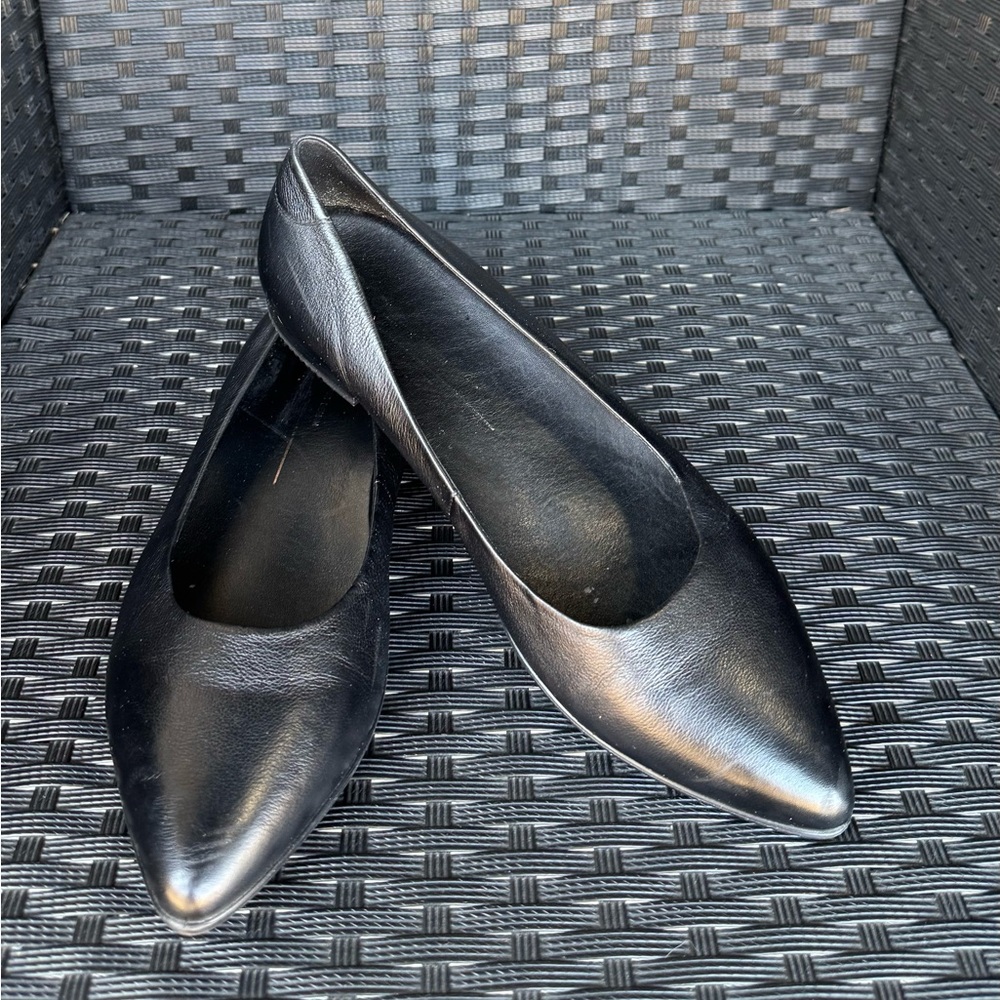 Ecco Black Leather Flats